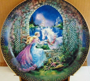 Moonbeam Bouquet 5th in Kingdom of Enchantment series - Picture 1 of 4