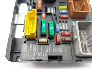 Citroën / Peugeot BSM-R04 9675878280 Fuse Box - Bild 1 von 3