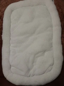 Happycare Tex Large, Extra Large Bed Mat Lounge Sleeper 36 x 24". White Faur fur - Picture 1 of 6