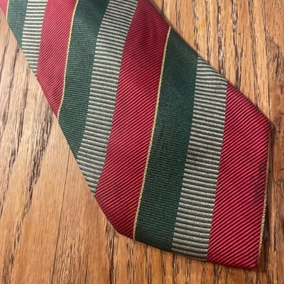 Corbata Fendi vintage usada en excelente estado a rayas de seda para hombre hecha en Italia Foto 1 de 4