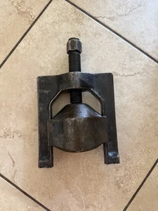 10102 Heavy Duty Class 7/8 Truck Universal U Joint Puller Tool for 1.5"-2.2" Cup - Picture 1 of 8
