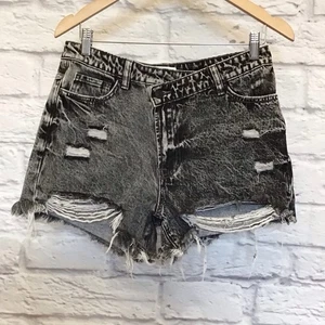 Pantalones cortos de mezclilla cruzados de tiro alto Vervet Med negros lavados con ácido para mujer desgastados - Imagen 1 de 7