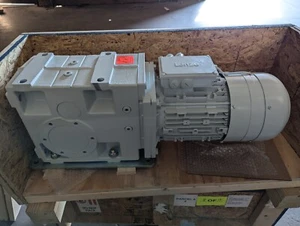 Lenze GKS07-3M VBR 112C22 Gearmotor Mdemars 112-22U En60034 (Freight) - Picture 1 of 2