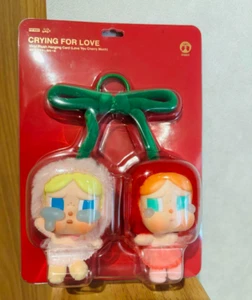Colgante de Peluche POP MART CRYBABY Crying for Love Love Love You Cherry Much Auténtico - Imagen 1 de 7