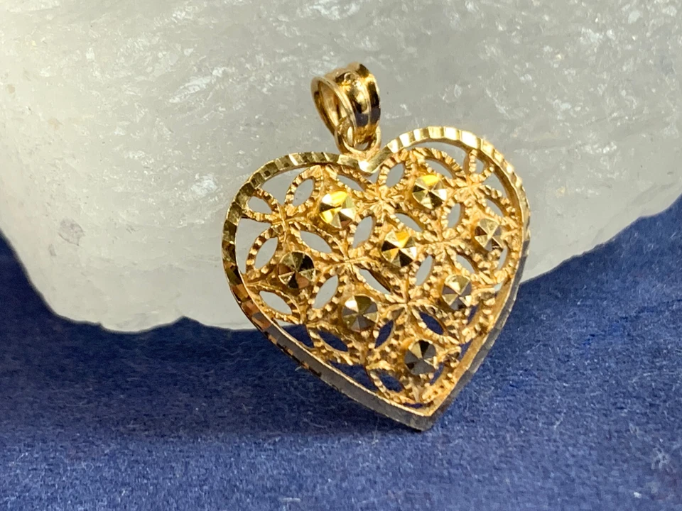 14K Yellow Gold Beverly Hills Gold Heart Pendant 1.95g Fine Jewelry Charm - Image 1 of 1