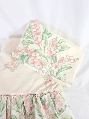 De Colección Westpoint Stevens DOBLE Romántico Volantes Floral Sábana Plana 2 Fundas de Almohada Foto 1 de 4