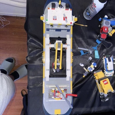 LEGO City: Ocean Exploration Ship (60266) - Image 1 of 4
