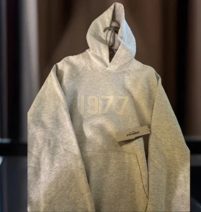 Brand New Fear of God Essentials 1977 Hoodie Light Oatmeal Size M SHIPS FAST - Picture 1 of 7