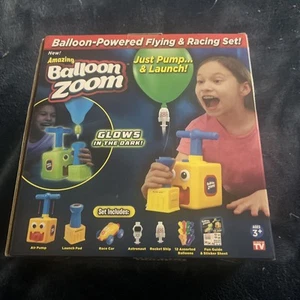 Palloncino Zoom Palloncino-Powered Flying & Racing Set Glow-in-the-Dark As-Seen-On-TV - Foto 1 di 6