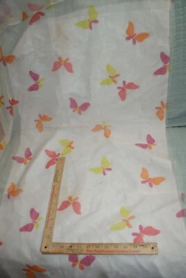Tela de costura artesanal de tela de fondo blanco de mariposas transparentes 1 yarda 23" x 44 W envío rápido Foto 1 de 3