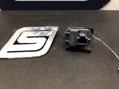 1992 Subaru SVX Blower Motor Resistor - Image 1 of 4