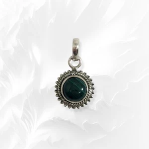 Genuine 925 Sterling Silver Woman Pendant With Authentic Malachite Gemstone - Picture 1 of 3