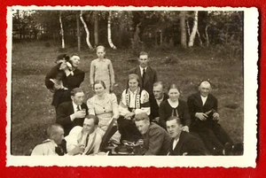 TONOGRAPH GRAMMOPHON UND MENSCHEN VINTAGE FOTO POSTKARTE 239 - Bild 1 von 2