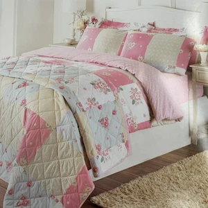 EX DISPLAY Duvet Cover Set Double Bed Pink Blue Daisies Poly cotton - Picture 1 of 7