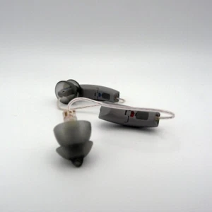Pair Widex hearing aids, refurbished. Widex (D-PA) 440 Hearing Aids.Programmed - Picture 1 of 8