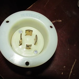 LEVITON 741 CHASIS MOUNT 220AC POWER - Picture 1 of 2