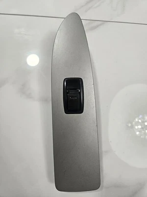 Interruptor de ventana trasera derecha Toyota Avalon 2005-2009 74271ac050 OEM Foto 1 de 3