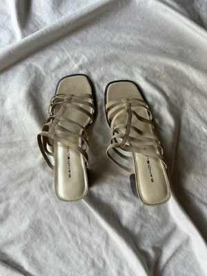Y2K Tacones Bloque Bandolino Talla 6 Vintage Beige Elástico Foto 1 de 3