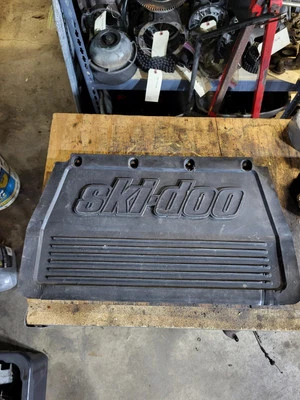 Solapa de nieve trasera Skidoo Formula SP Mx Plus Mach de colección Foto 1 de 4