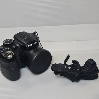 Fujifilm Finepix S1800 12MP 18x Optical Zoom Black Digital Camera - Image 1 of 4