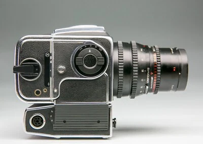 HASSELBLAD 500 EL/M + Zeiss SONNAR 150/4 C T* + Revista de películas A24 220 Foto 1 de 4