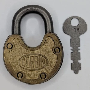 Antikes Vintage "Corbin" Messing Vorhängeschloss mit Schlüssel - Bild 1 von 7