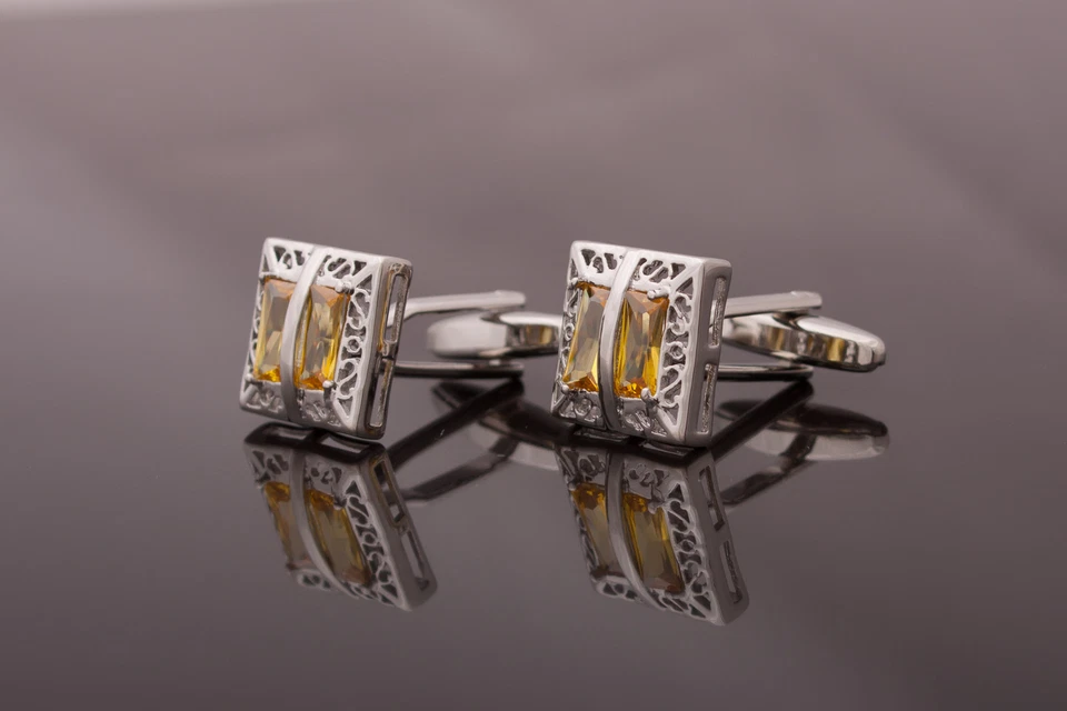 Paar Manschettenknöpfe - Silber Farbe Lochmuster Metall, Dekoriert Mit Bernstein - Bild 1 von 1