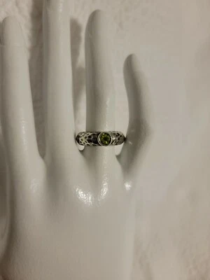 Anillo de plata de ley oxidada peridoto martillado SILPADA R1416 talla 7 Foto 1 de 4
