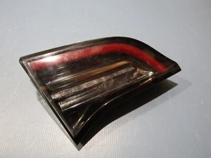 Tesla Model 3 Y Links LED Rückleuchte Innen Original 1077401 REF Q2U-2501-24 - Bild 1 von 6