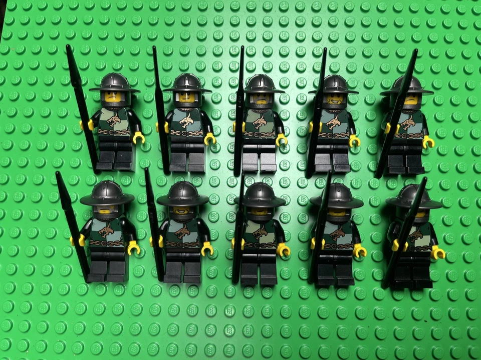 LEGO Castle Fantasy Kingdom dragon Knight Minifigures - Image 1 of 1