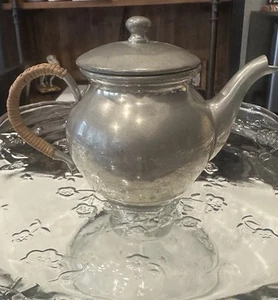 Vintage Teapot Queen Art Danish Lidded Pewter Teapot ~ Brooklyn New York - Picture 1 of 7