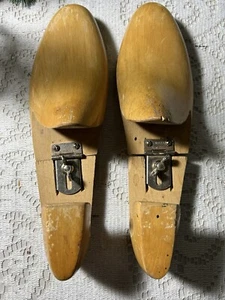Vtg D Mackay New York Adjustable Solid Wood Shoe Tree Stretcher Forms Sz 10B - Picture 1 of 8