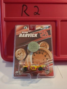 2007 Winners Circle Kevin Harvick #29 Pennzoil Car with medallion 1/64 Scale - Picture 1 of 5