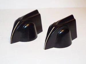 2 80's Chicken Head Pointer Knob Set Screw 1/4" Black Bakelite Daka-Ware Chicago - Picture 1 of 4