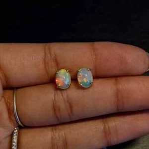 Orecchini In Opale Naturale Etiope In Argento 925 3X4Mm - Foto 1 di 3