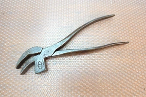 VTG R. Timmins & Sons SHOEMAKER COBBLERS LASTING PINCERS PLIERS/HAMMER . - Picture 1 of 8