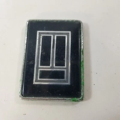 通用原始设备制造商 Oldsmobile Toronado Trofeo 徽章徽章 — 第 1/4 张图片