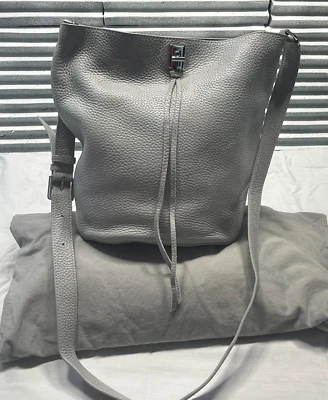 Bolso de Hombro Rebecca Minkoff Darren Versátil Pequeño Cuero Guijarro Gris Foto 1 de 4