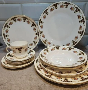 Royal Sutherland Bone China Balmoral Geschirr Teller Schüsseln Tassen SKU H3/A - Bild 1 von 52