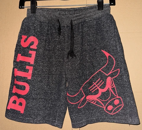 Chicago Bulls NBA Basketball Shorts size boys M 10-12 Cover