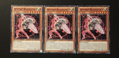 Yu-Gi-Oh! 3x Artefakt Beagalltach, PRIO-DE012, Common, 2. Auflage, Deutsch, NM - Bild 1 von 4