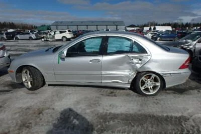 Used Air Cleaner Assembly fits: 2007 Mercedes-benz Mercedes c-class 203 Type Sdn Foto 1 de 4