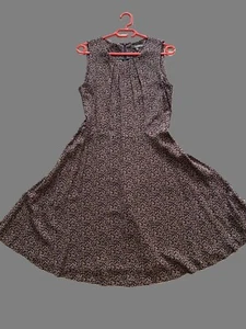 Montego / Hübsches Kleid / Schwarz mit Muster / Größe M / Reisverschluss - Bild 1 von 1
