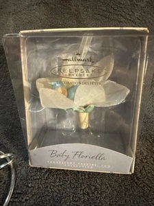 Hallmark Baby Floriella Adorno de Navidad Niño 2002 - Imagen 1 de 3