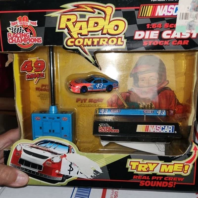 NEW Vintage 1:64 Racing Champions Richard Petty Radio Control Car - Image 1 of 4