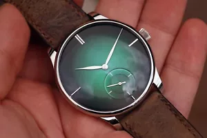 H. Moser & Cie Venturer Small Seconds XL Green ref. 2327-1202 - Picture 1 of 10