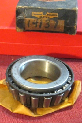 Nuevo de Lote Antiguo 1948-1959 Dodge Truck 4x4 Caja de Transferencia Salida Piñón Cojinete Cono Foto 1 de 2