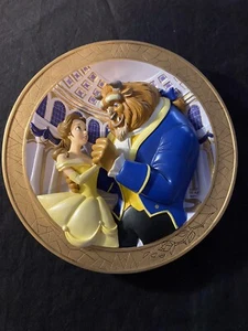 Die Schöne und das Biest 3D Relief Teller "Geschichte so alt wie die Zeit" Disney Store - Bild 1 von 9