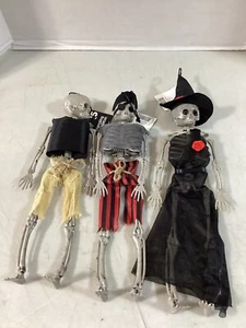 3 Mini Skeleton Decorations - Picture 1 of 1