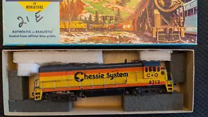 Athearn HO diesel Locomotive GE U30B, C & O #8212, Runs good - Picture 1 of 7